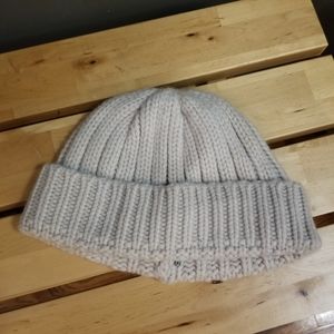 BRAND NEW Elie Tahari Cashmere Knit Hat Never worn